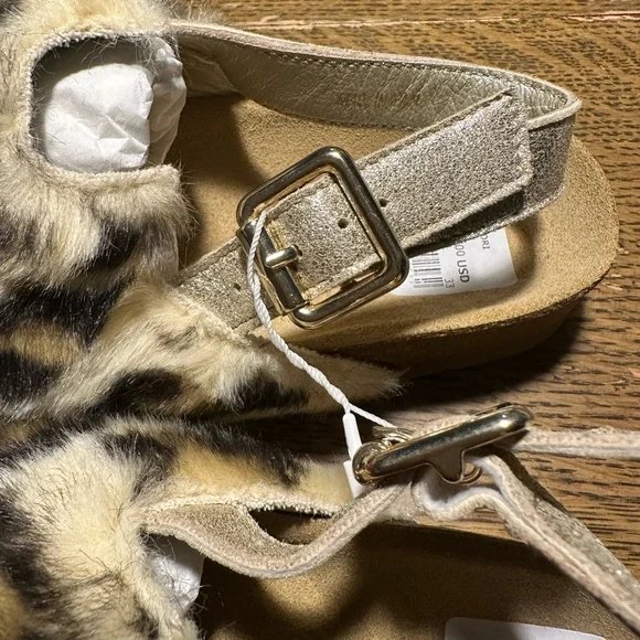 Bonpoint Faux Fur Sandals Girls Size 33 (US Size 2). Leopard pattern. NWT